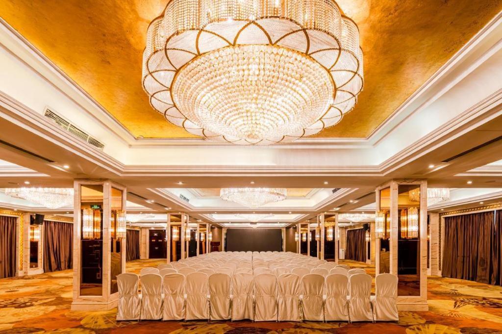 Chengdu Rising Butterfly Hotel Ngoại thất bức ảnh