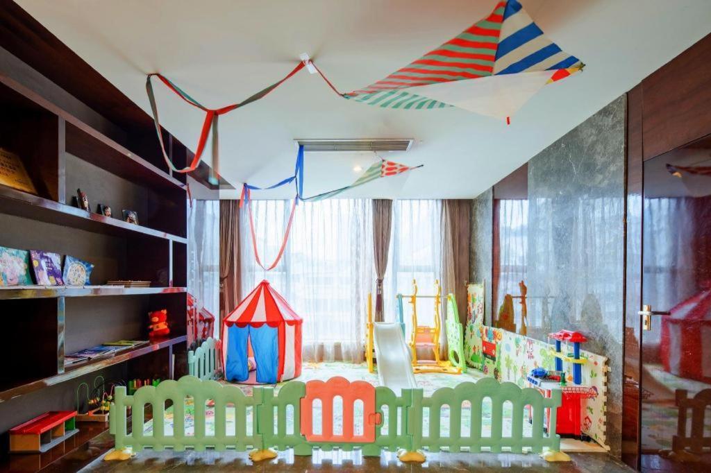 Chengdu Rising Butterfly Hotel Ngoại thất bức ảnh
